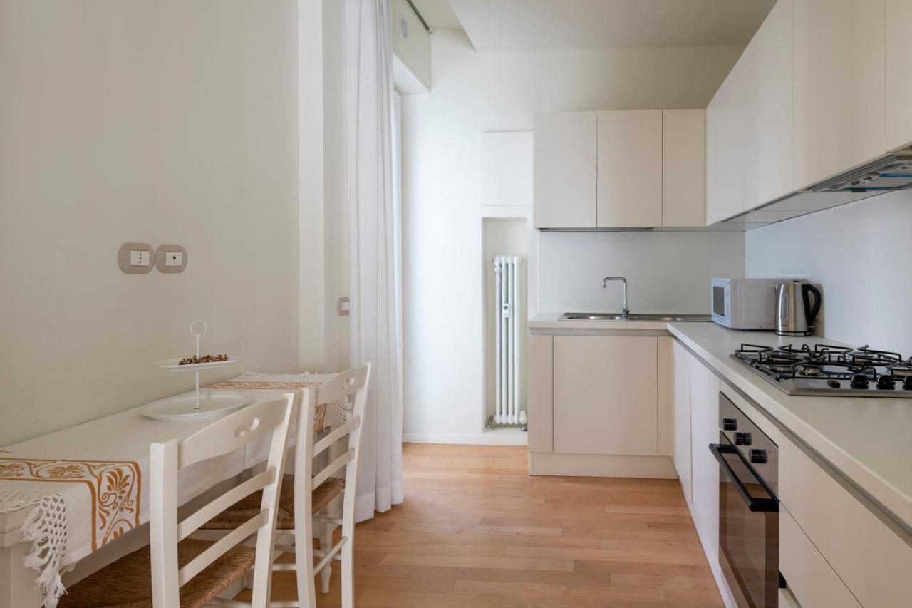 Casa Gramsci Luxury Apartment Pesaro Luaran gambar
