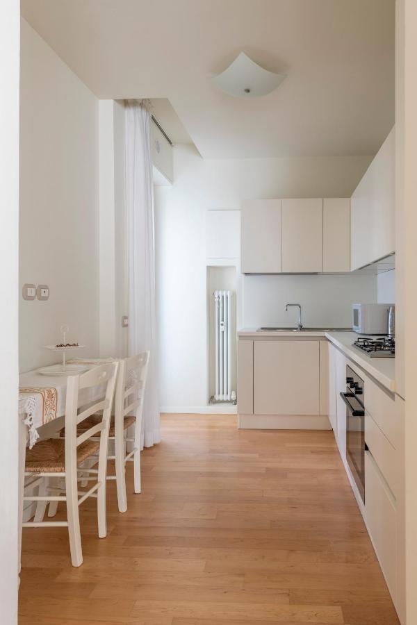 Casa Gramsci Luxury Apartment Pesaro Luaran gambar