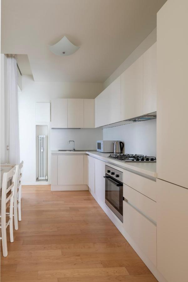 Casa Gramsci Luxury Apartment Pesaro Luaran gambar