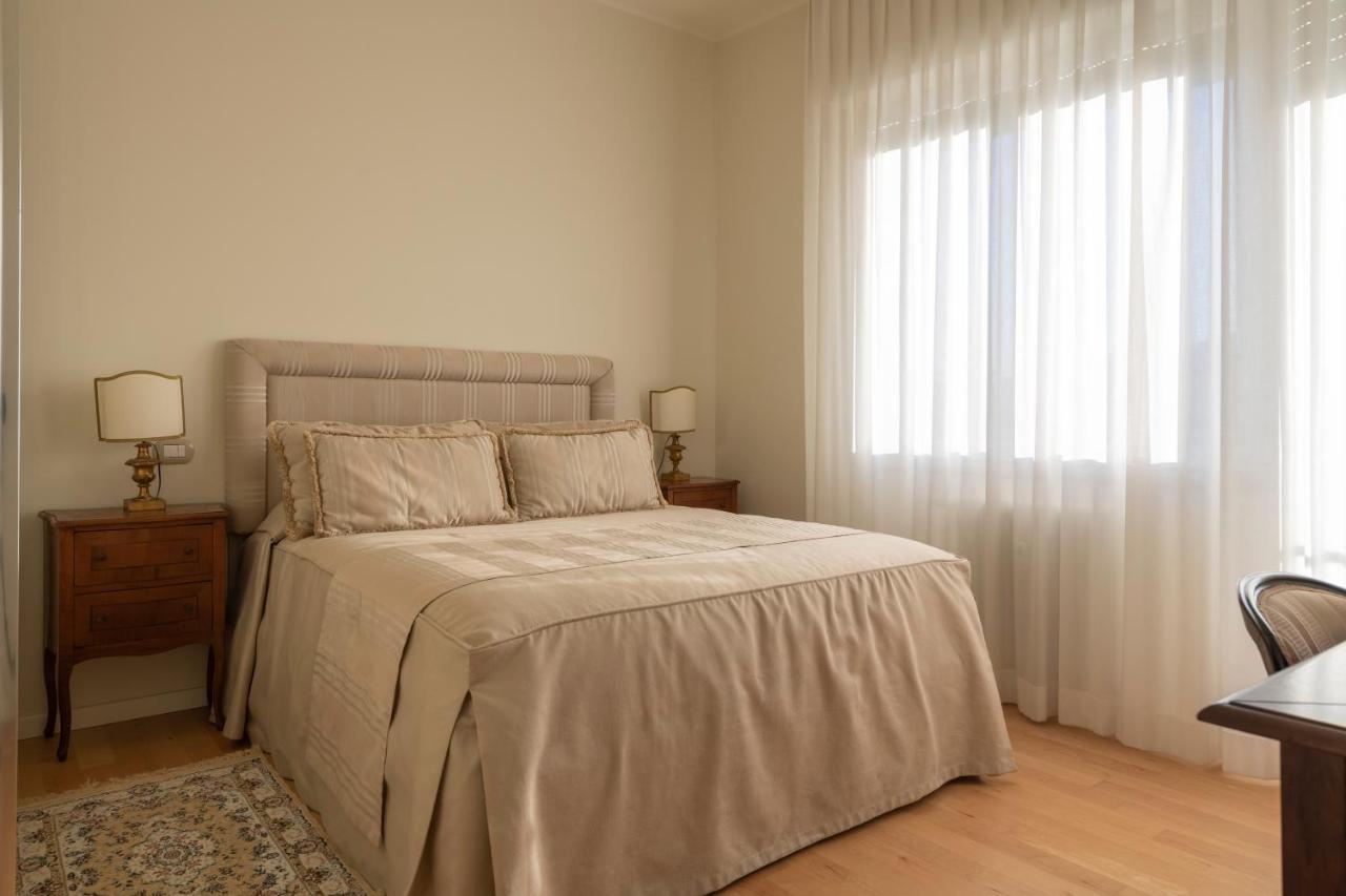 Casa Gramsci Luxury Apartment Pesaro Luaran gambar