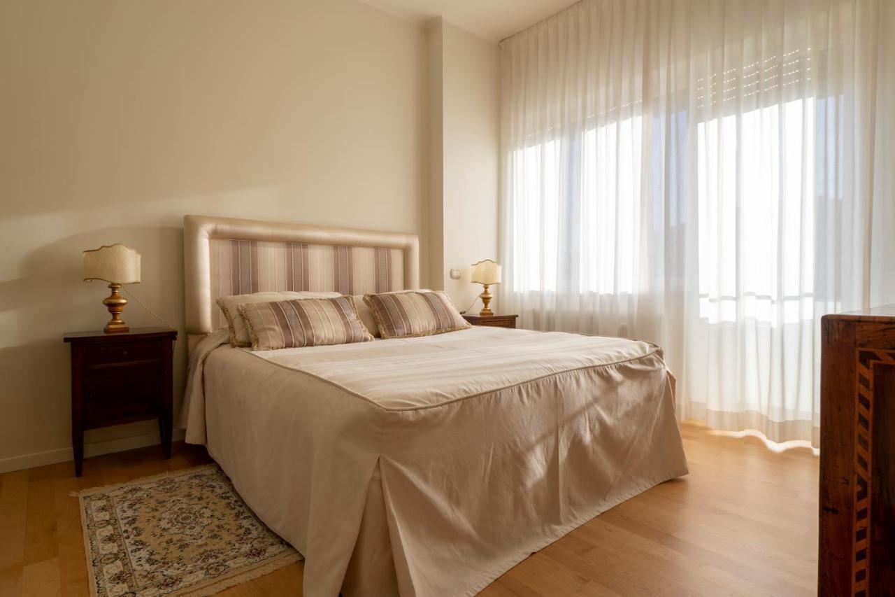 Casa Gramsci Luxury Apartment Pesaro Luaran gambar