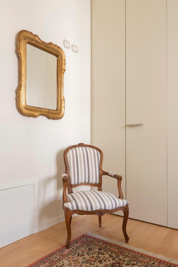 Casa Gramsci Luxury Apartment Pesaro Luaran gambar